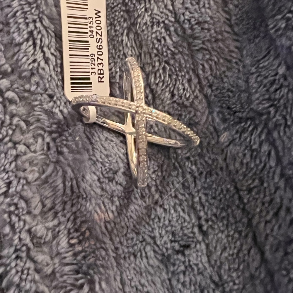 Unique diamond sterling silver ring